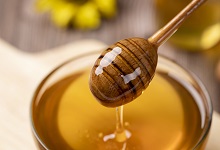 Whitening and moisturizing with honey?